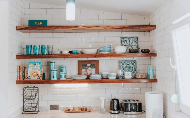 9 Clever Ways to Style Open Shelving in Your Living Room Without It Looking Cluttered
