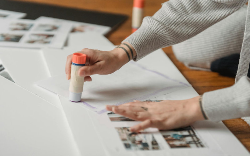Peel and Stick Wallpaper vs Traditional Wallpaper: Which One Is Actually Worth Your Money in 2025