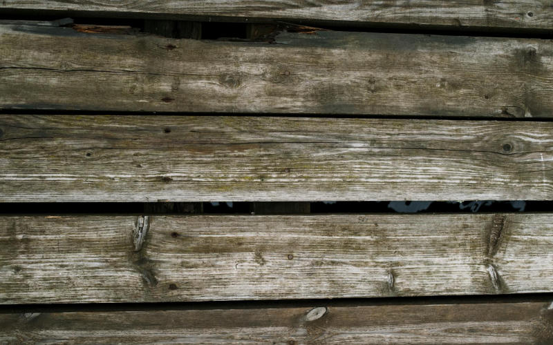 The Complete Homeowner's Guide to Choosing Between Wood and Composite Decking for Any Climate