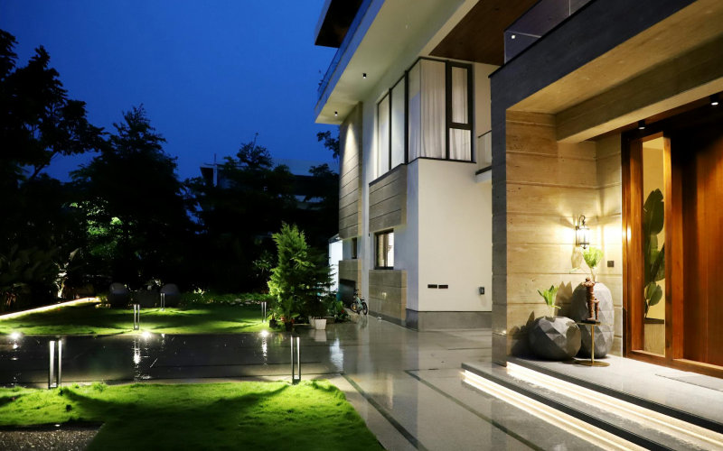 Why Most Homeowners Choose the Wrong Outdoor Lighting and How to Fix Your Setup This Weekend