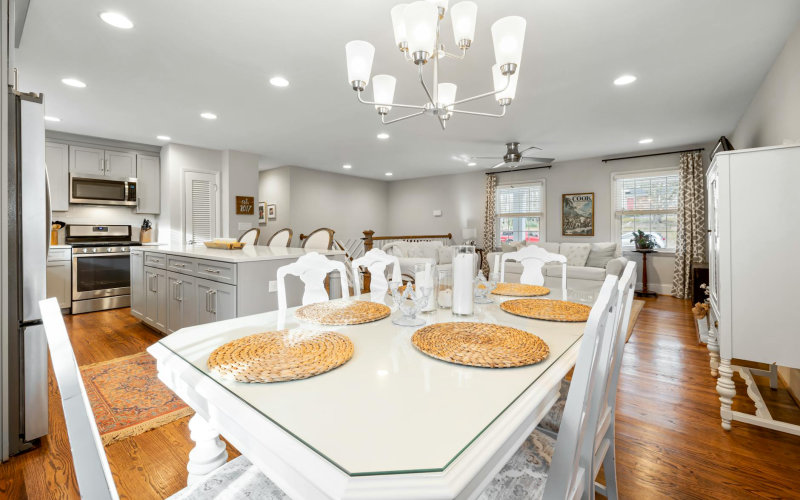 The Biggest Lies the Interior Design Industry Keeps Telling You About Open Floor Plans